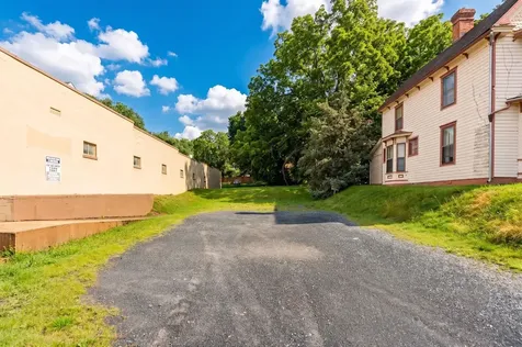 820 Augusta Street N Staunton VA 24401