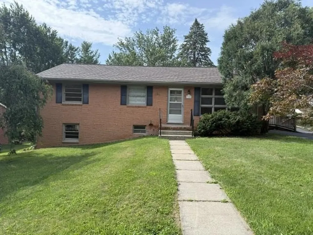 302 Burnley Drive Staunton VA 24401