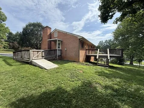 302 Burnley Drive Staunton VA 24401