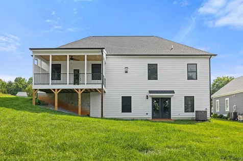 2524 Belvue Road Waynesboro VA 22980