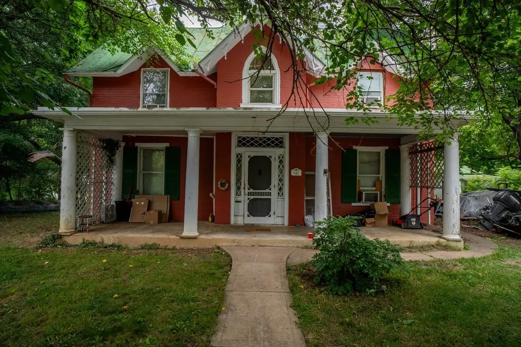 847 Maple Avenue Staunton VA 24401