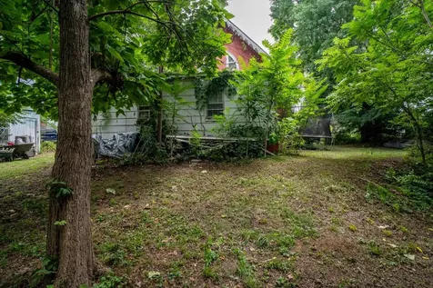 847 Maple Street Staunton VA 24401