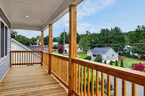 1814 Vinson Street Staunton VA 24401