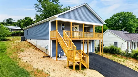 1814 Vinson Street Staunton VA 24401