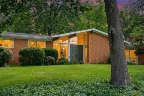 1214 Woodcrest Circle Harrisonburg VA 22801