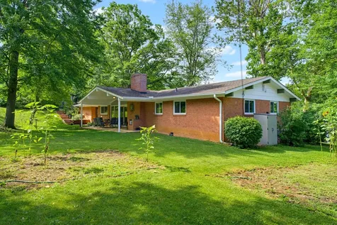1214 Woodcrest Circle Harrisonburg VA 22801