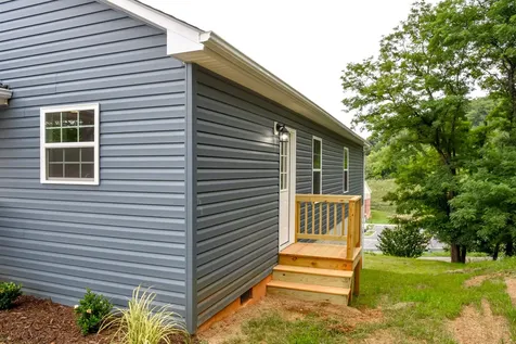 715 Mineola Street Staunton VA 24401
