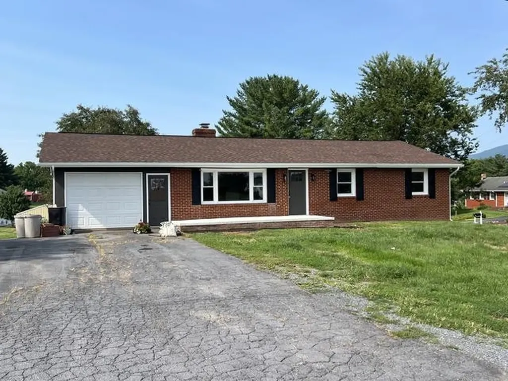 4647 Stella Street Penn Laird VA 22846