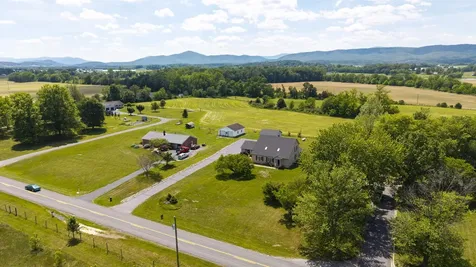 1802 North River Road Mount Solon VA 22843