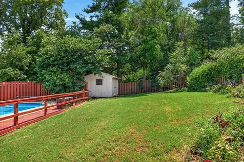 2412 Mt Vernon Street Waynesboro VA 22980