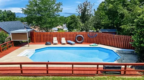 2412 Mt Vernon Street Waynesboro VA 22980