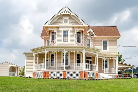 102 Houff Road Weyers Cave VA 24486