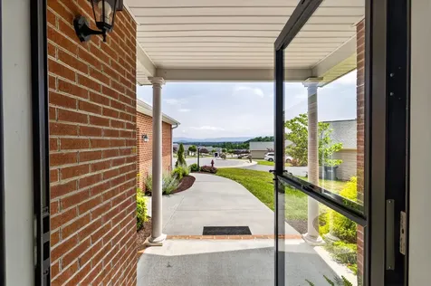 26 Oak View Drive Staunton VA 24401
