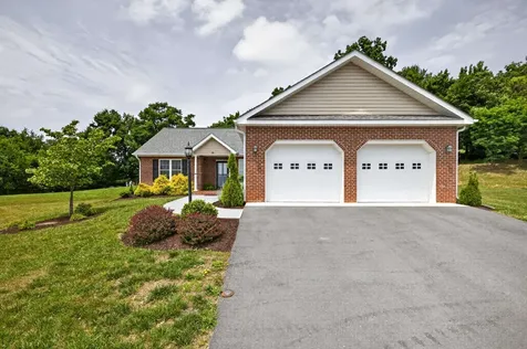 26 Oak View Drive Staunton VA 24401
