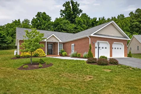 26 Oak View Drive Staunton VA 24401