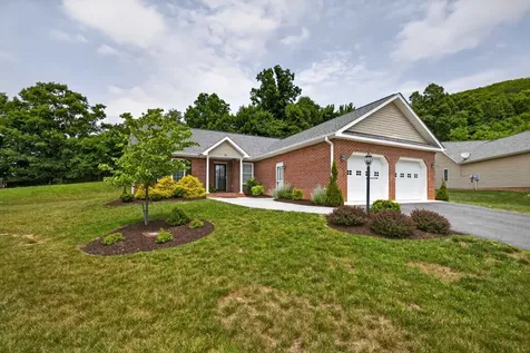 26 Oak View Drive Staunton VA 24401