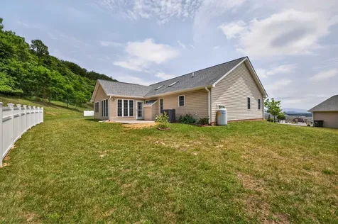 26 Oak View Drive Staunton VA 24401