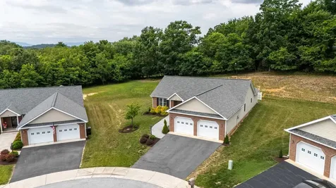 26 Oak View Drive Staunton VA 24401