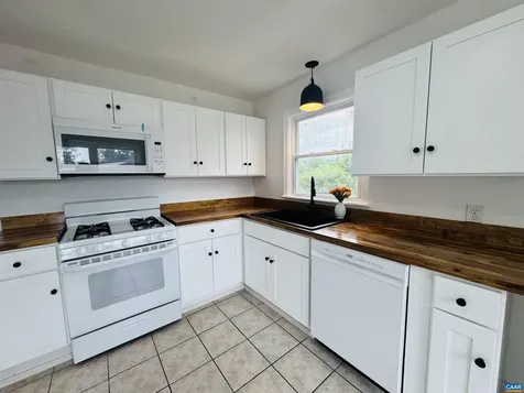 1607 Skymont Creek Staunton VA 24401