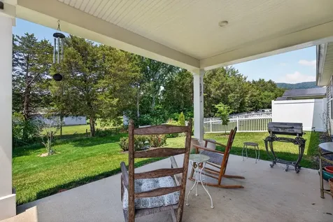 33 South Peak Drive Mcgaheysville VA 22840