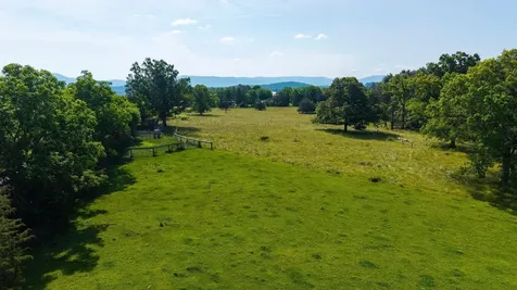 2010 Knightly Mill Road New Hope VA 24469