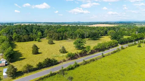 2010 Knightly Mill Road New Hope VA 24469