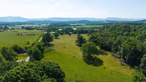2010 Knightly Mill Road New Hope VA 24469