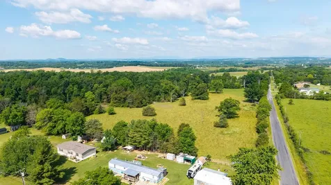 2010 Knightly Mill Road New Hope VA 24469