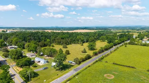 2010 Knightly Mill Road New Hope VA 24469