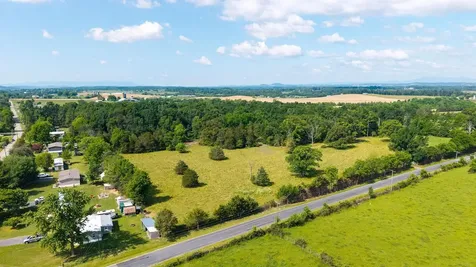 2010 Knightly Mill Road New Hope VA 24469