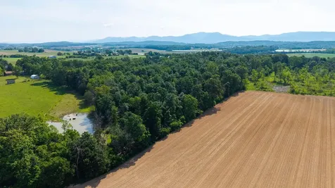 2010 Knightly Mill Road New Hope VA 24469