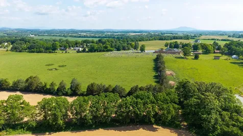 2010 Knightly Mill Road New Hope VA 24469