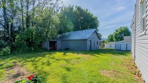 33 Marye Lane N Luray VA 22835