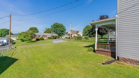 33 Marye Lane N Luray VA 22835