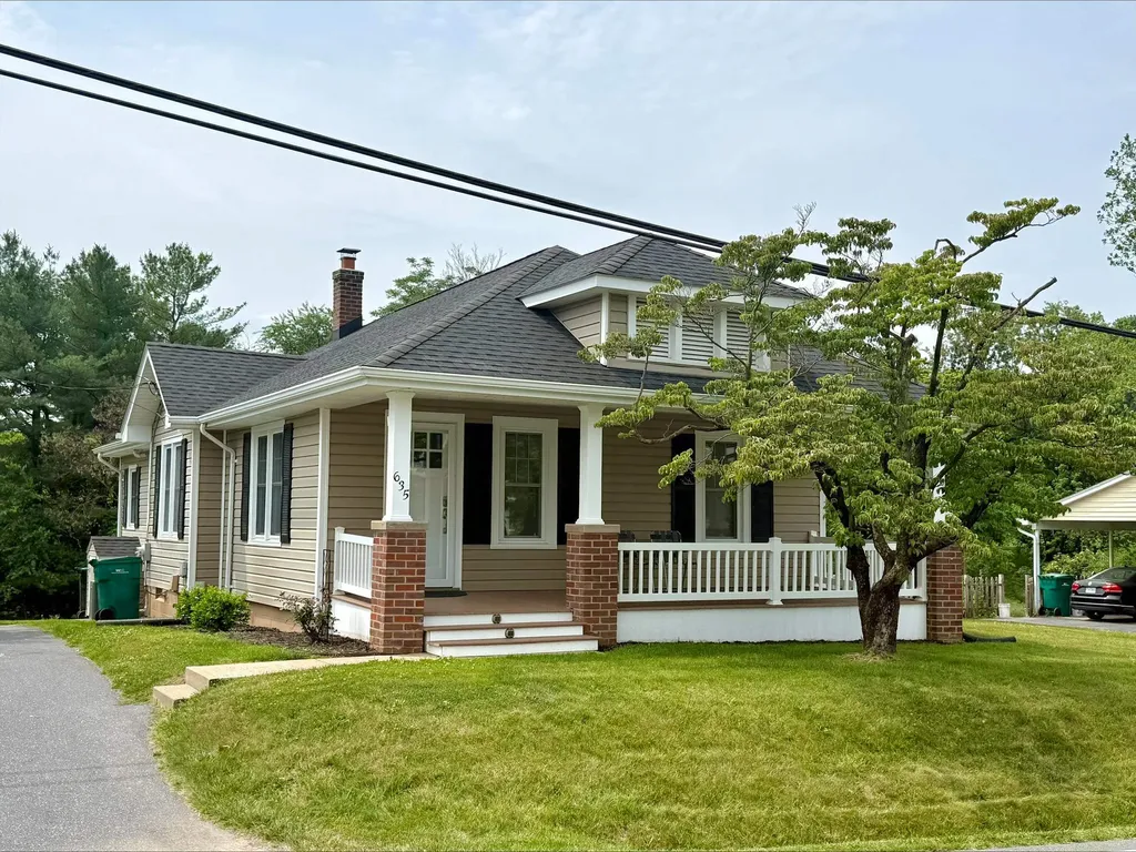 635 Mason Street Dayton VA 22821