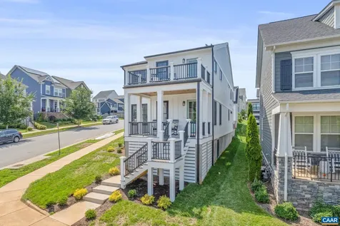 1603 Griffen Grove Charlottesville VA 22901