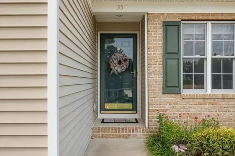 35 Hickory Nut Lane Staunton VA 24401