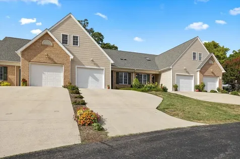 35 Hickory Nut Lane Staunton VA 24401