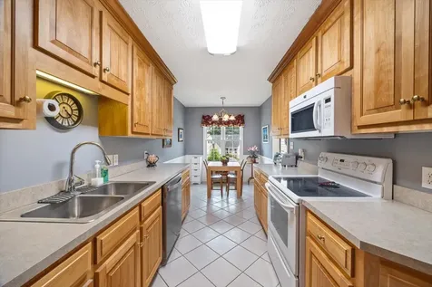 35 Hickory Nut Lane Staunton VA 24401