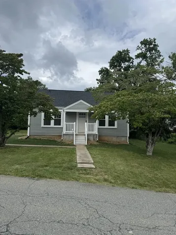 102 Wayne Avenue Staunton VA 24401