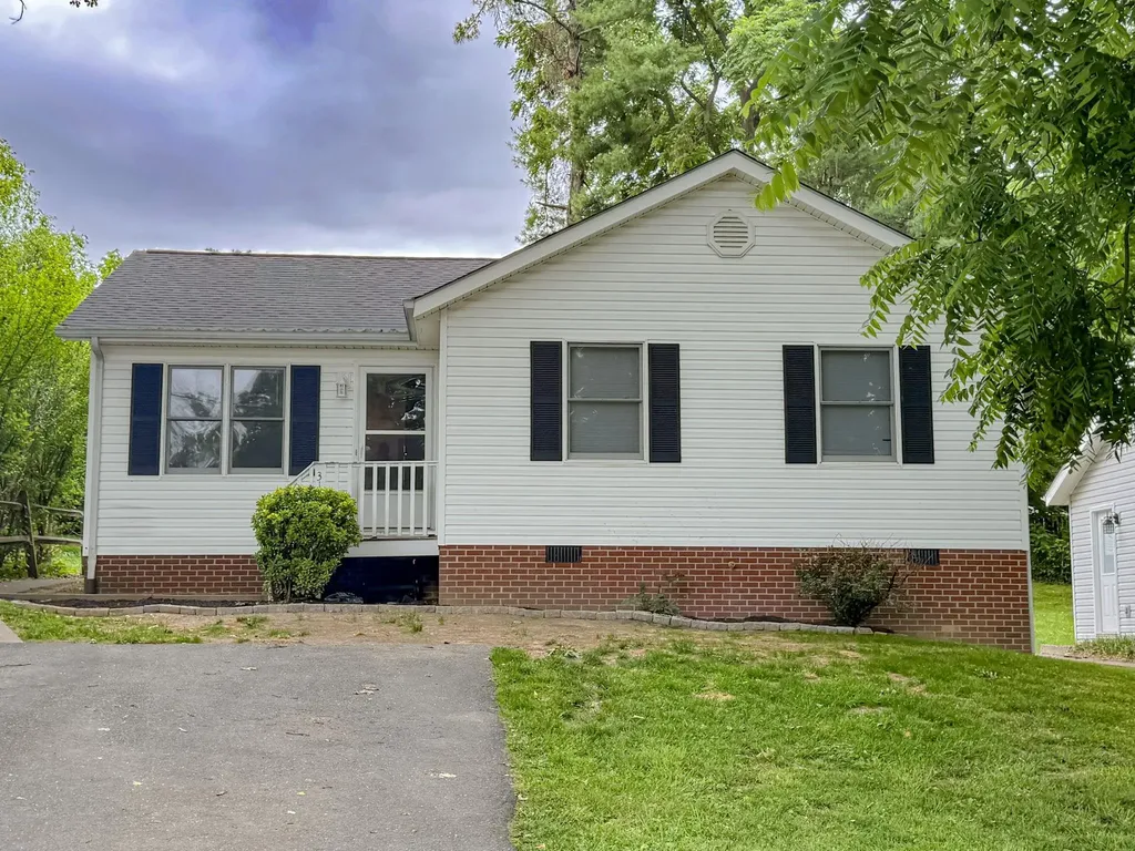 319 Westwood Boulevard Staunton VA 24401