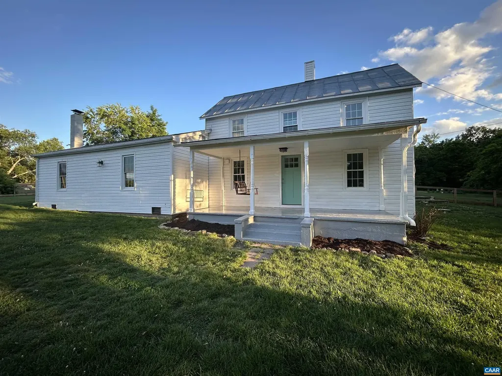 1983 Howardsville Turnpike Stuarts Draft VA 24477
