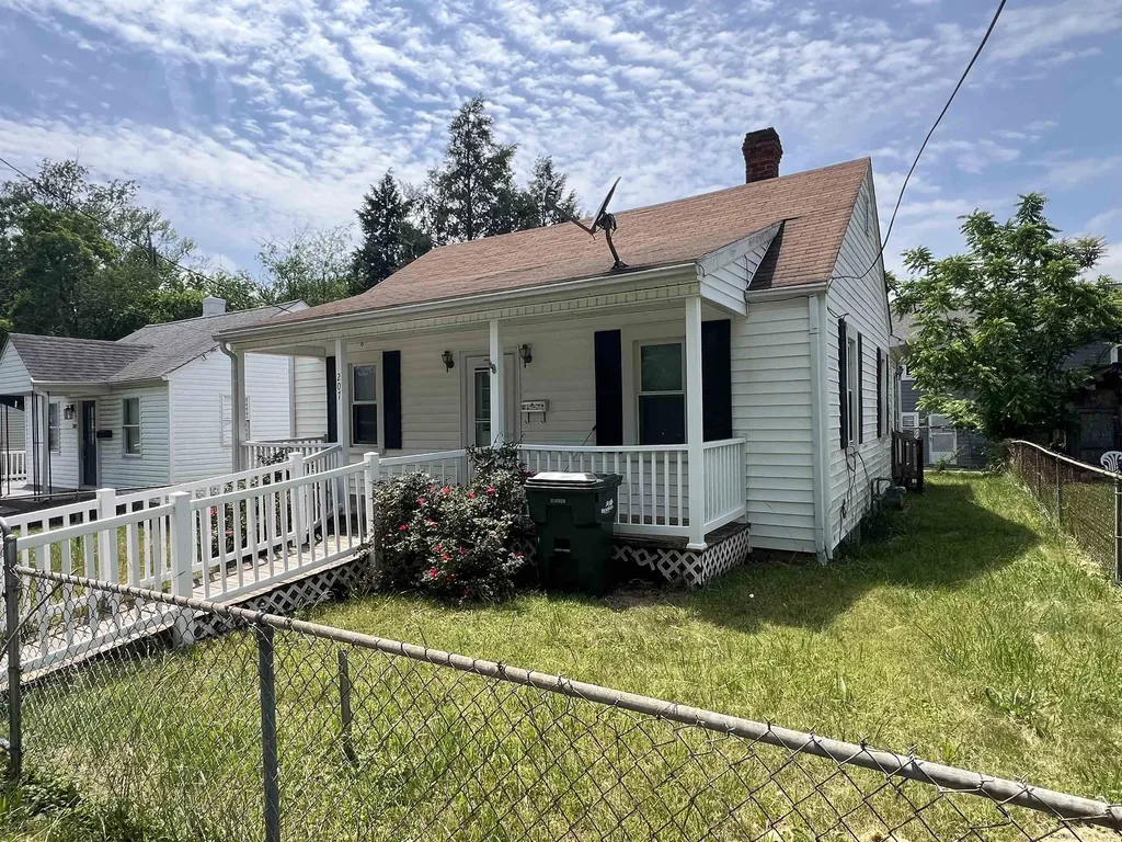 207 Winchester Avenue N Waynesboro VA 22980