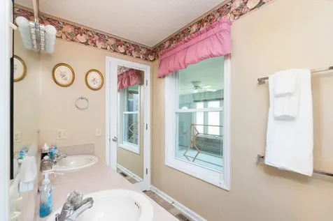 1802 River Road N Mount Solon VA 22843