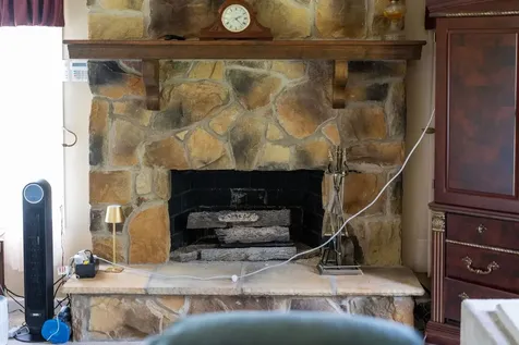 1802 River Road N Mount Solon VA 22843