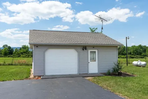 1802 River Road N Mount Solon VA 22843