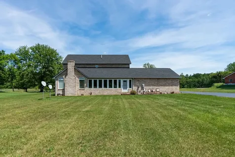 1802 River Road N Mount Solon VA 22843