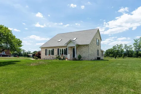 1802 River Road N Mount Solon VA 22843