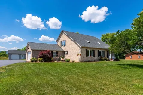1802 River Road N Mount Solon VA 22843