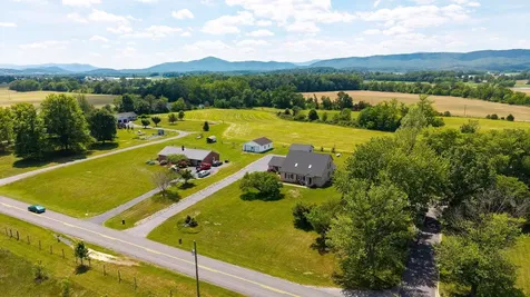 1802 River Road N Mount Solon VA 22843